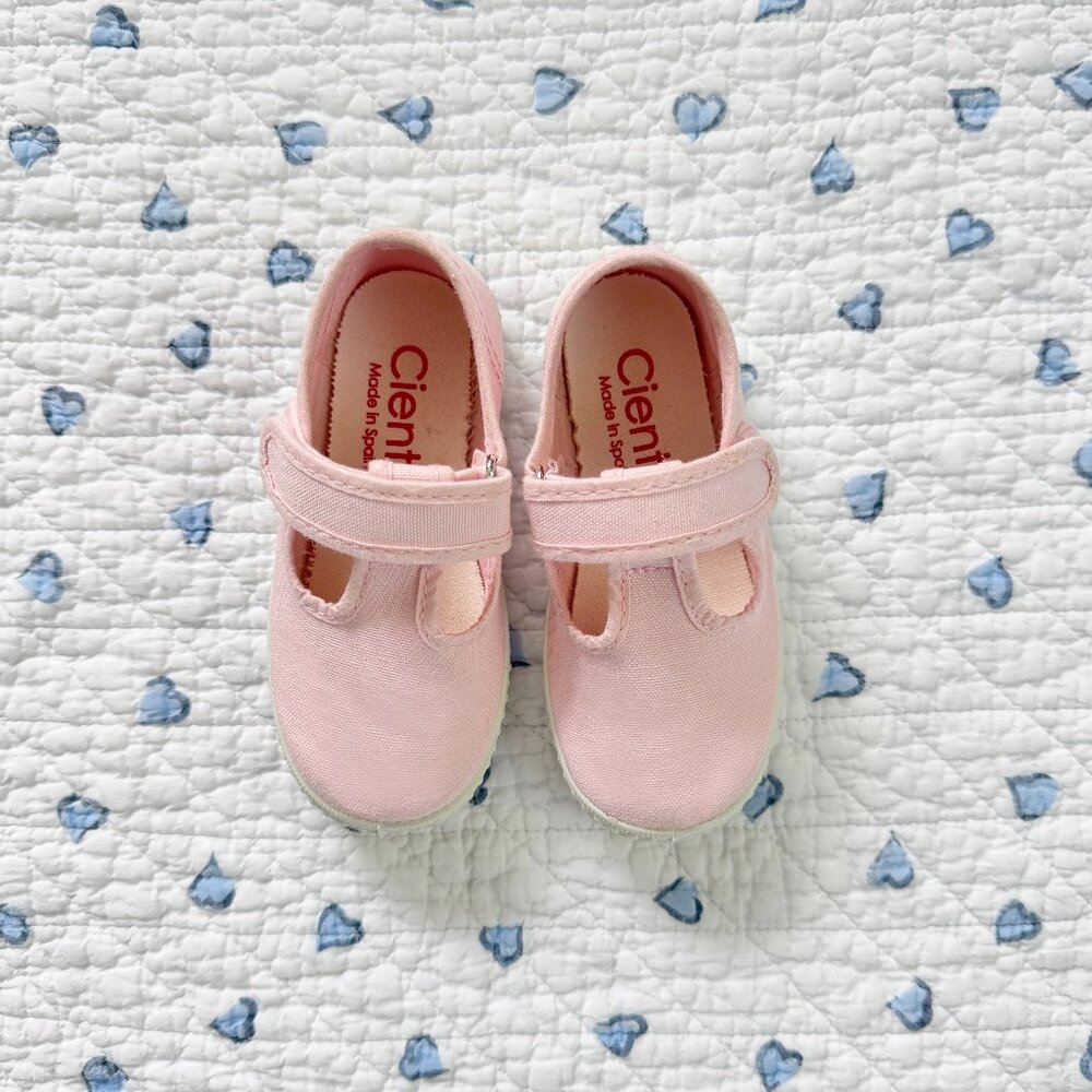 New Cienta Pink Velcro T-Strap Velcro Shoes Size EU 23 or Toddler 6.5
